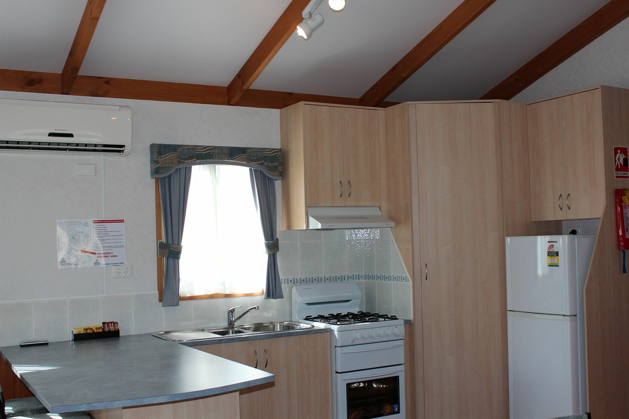 Eden Gateway Holiday Park Bagian luar foto